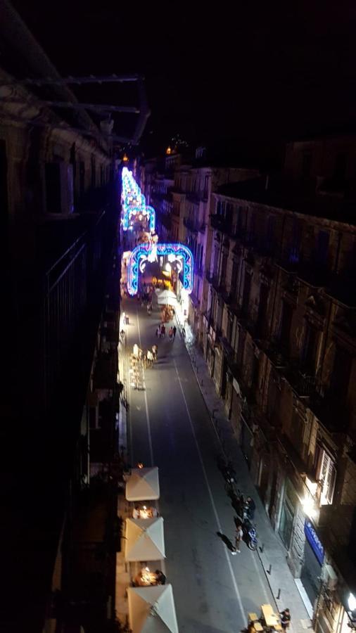 Casa Del Parlamento Appartement Palermo Buitenkant foto